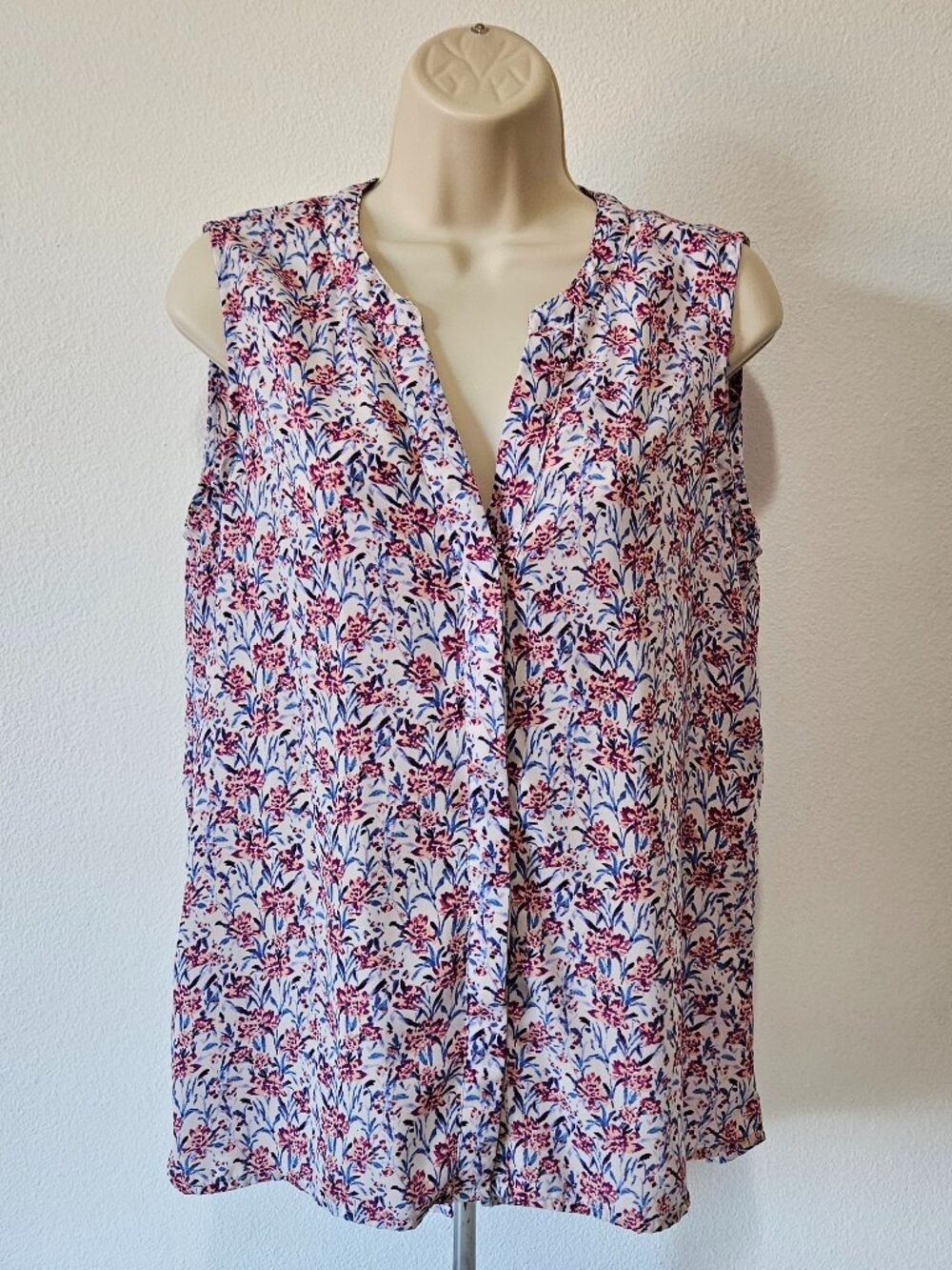 Zac & Rachel Sleeveless Hidden Button Front - Picture 2 of 10